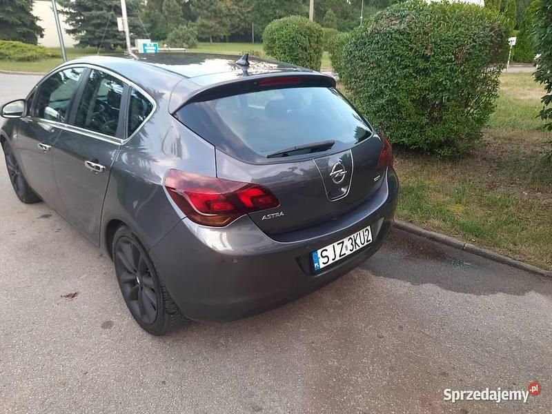 Używany Opel Astra 2010 Szary Hatchback