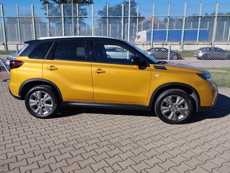 Używany Suzuki Vitara 2025 Dbh solar yellow pearl SUV