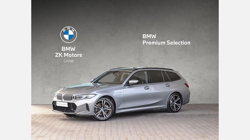 Używany BMW 330e Comfort Edition 184 KM (135 kW) 2023 Skyscraper grey metallic metalizowany Kombi