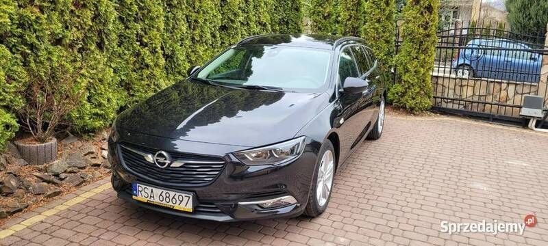 Czarny Używany 2017 Opel Insignia Kombi | 52 900 zł (Drogi) - Obraz 1/4
