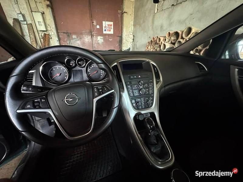 Zielony Używany 2009 Opel Astra Hatchback | 12 000 zł (Uczciwa cena) - Obraz 1/4