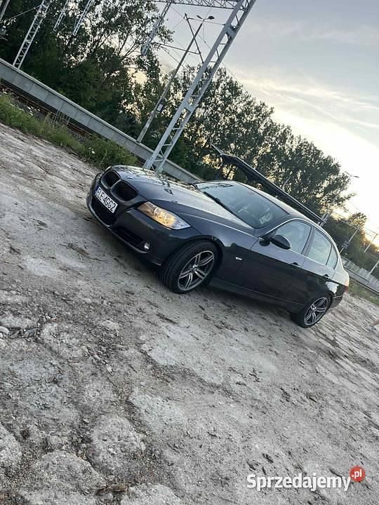 Szary Używany 2005 BMW 325 Sedan/Limuzyna | 26 000 zł (Drogi) - Obraz 1/4