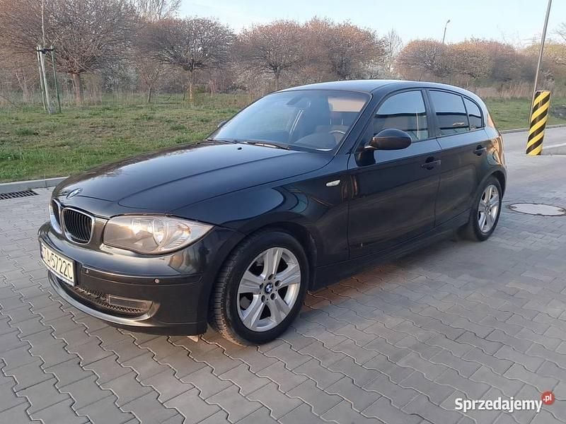 Czarny Używany 1997 BMW 118 Hatchback | 9900 zł - Obraz 1/4