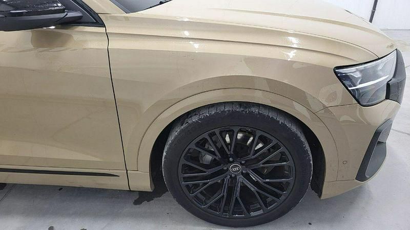 Używany Audi Q8 340 KM (250 kW) 2024 Brązowobeżowy SUV