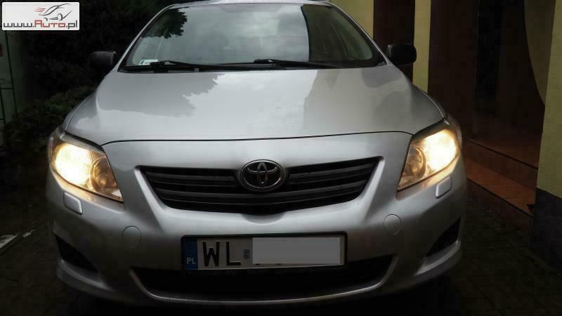Używany Toyota Corolla 97 KM (71 kW) 2007 Srebrny Sedan/Limuzyna