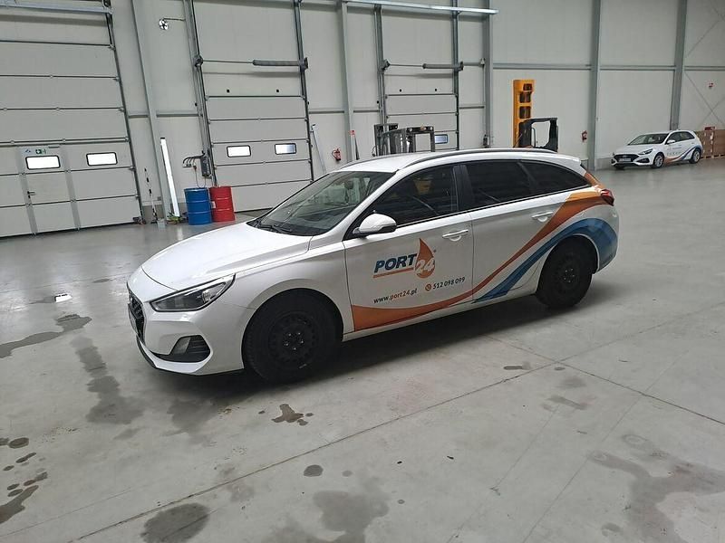 Biały Używany 2019 Hyundai i30 Kombi | 19 990 zł (Super Cena) - Obraz 1/4