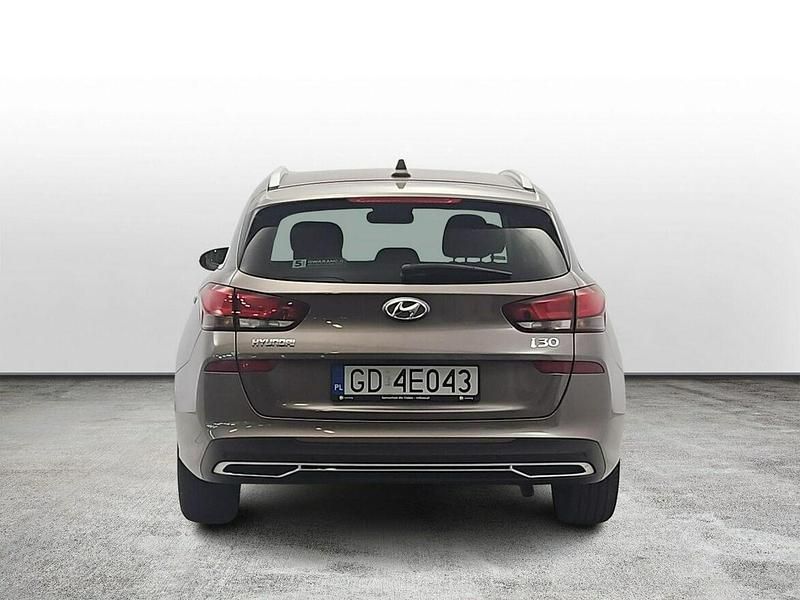 Używany Hyundai i30 Comfort 120 KM (88 kW) 2022 Beżowy Kombi