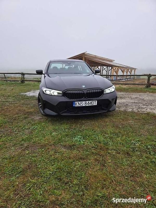 Używany BMW 330 2023 Czarny Sedan/Limuzyna