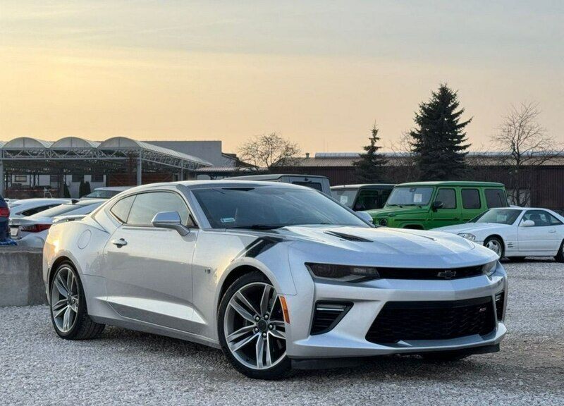 Srebrny (metalik) Używany 2018 Chevrolet Camaro Coupe | 119 900 zł - Obraz 1/4