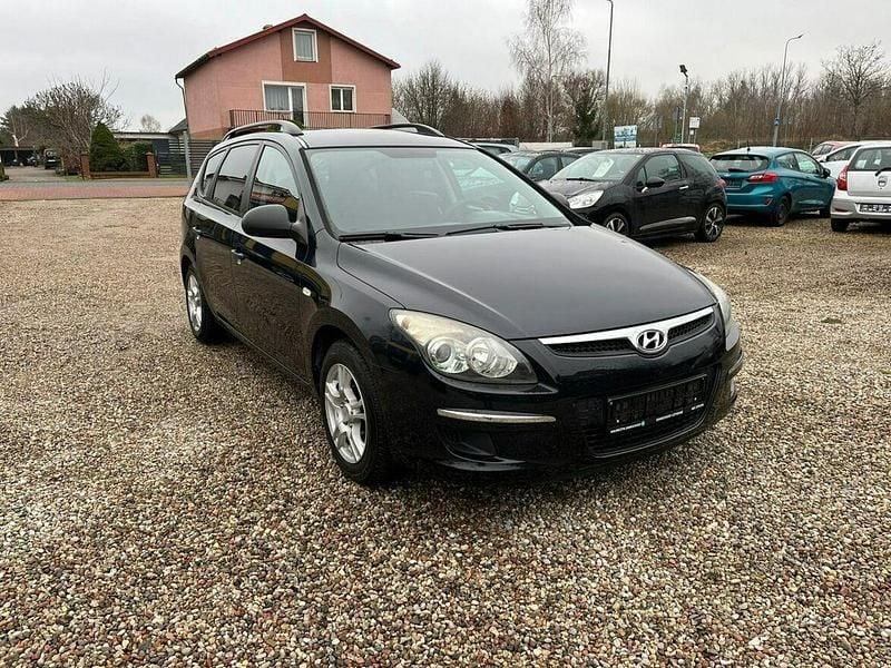 Używany Hyundai i30 109 KM (80 kW) 2010 Czarny Kombi