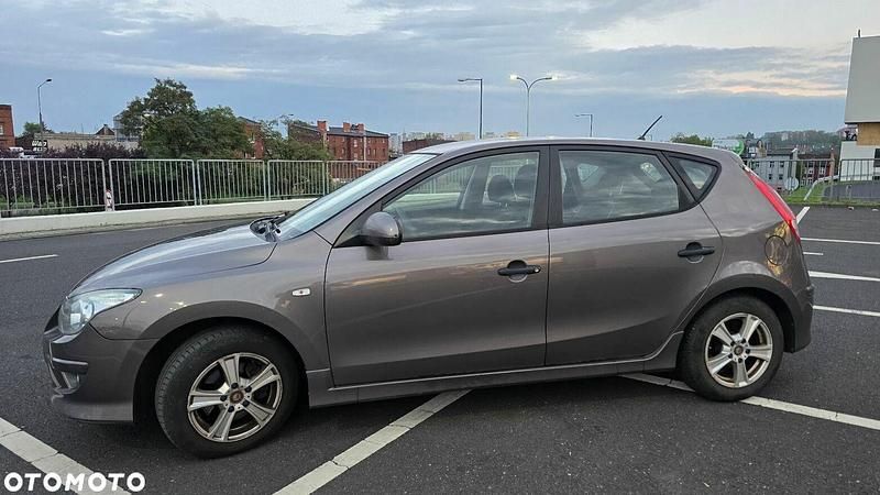 Inny kolor Używany 2011 Hyundai i30 Hatchback | 15 500 zł (Uczciwa cena) - Obraz 1/4