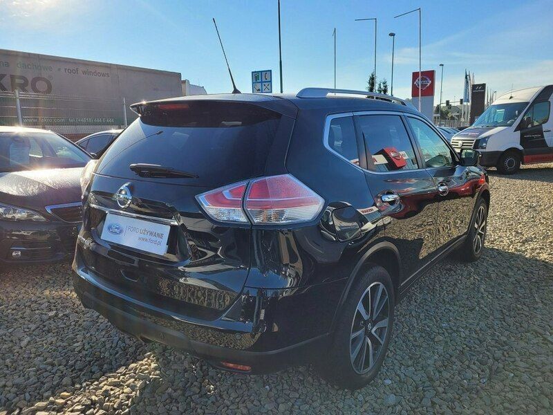 Używany Nissan X-Trail N-Connecta 130 KM (95 kW) 2016 Czarny SUV