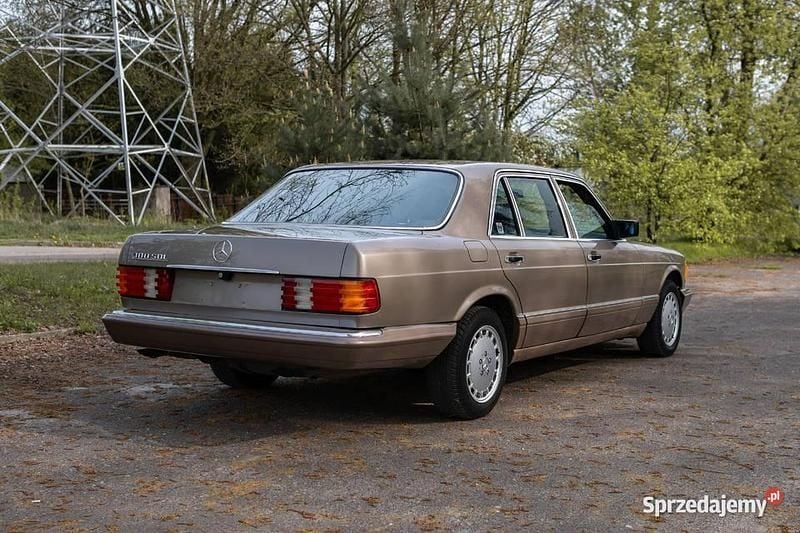 Używany Mercedes 300 1987 Sedan/Limuzyna