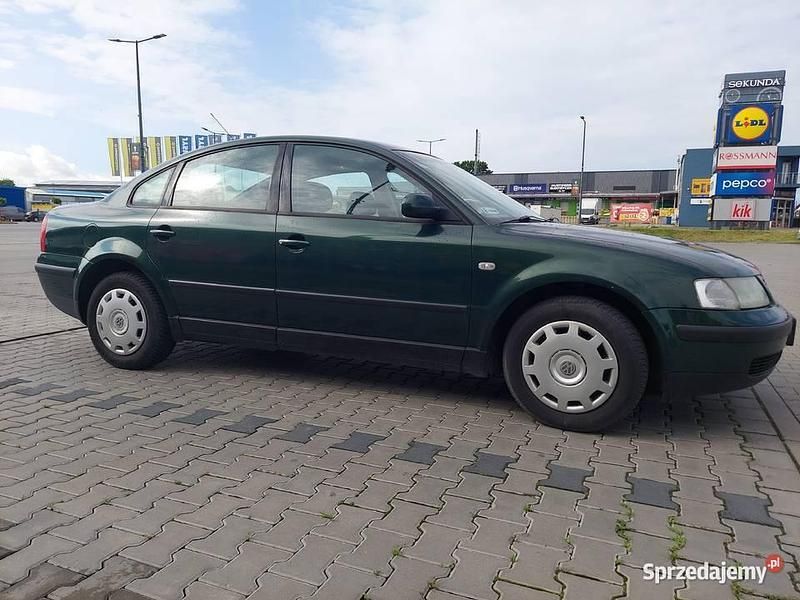 Zielony Używany 1998 VW Passat Sedan/Limuzyna | 5900 zł (Drogi) - Obraz 1/4