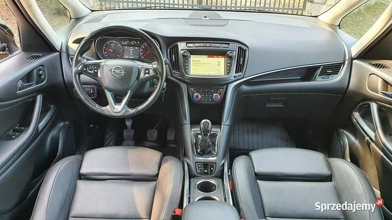 Używany Opel Zafira 136 KM (100 kW) 2017 Czarny (metalik) Minivan