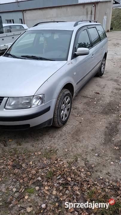 Srebrny Używany 2000 VW Passat Kombi | 2000 zł - Obraz 1/4