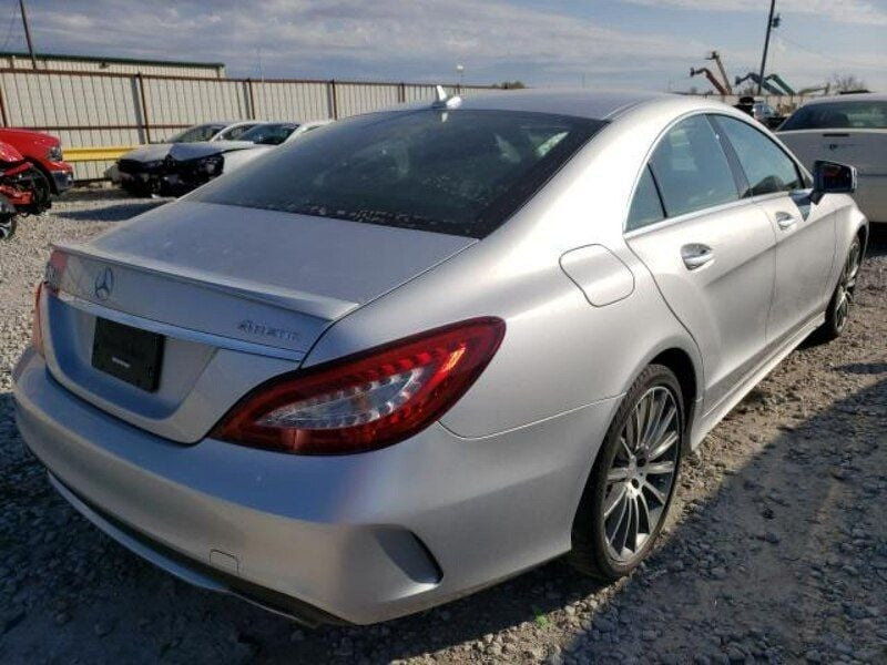 Używany Mercedes CLS400 329 KM (241 kW) 2016 Srebrny Sedan/Limuzyna
