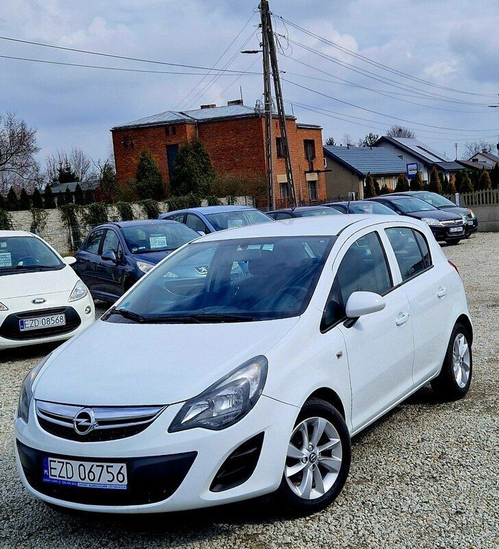 Biały (metalik) Używany 2014 Opel Corsa Hatchback | 21 700 zł (Dobra cena) - Obraz 1/4