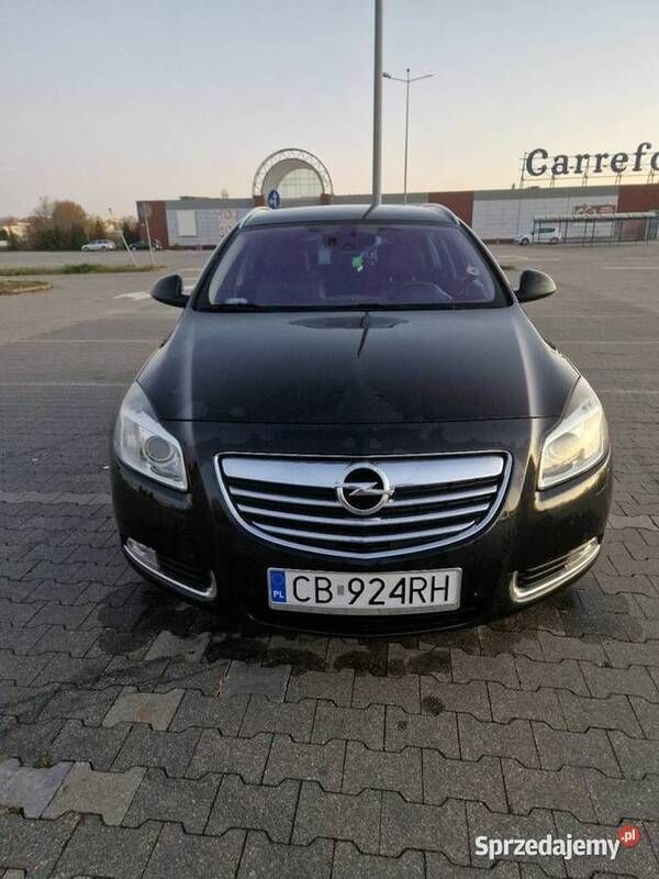 Czarny Używany 2010 Opel Insignia Kombi | 25 900 zł (Drogi) - Obraz 1/4