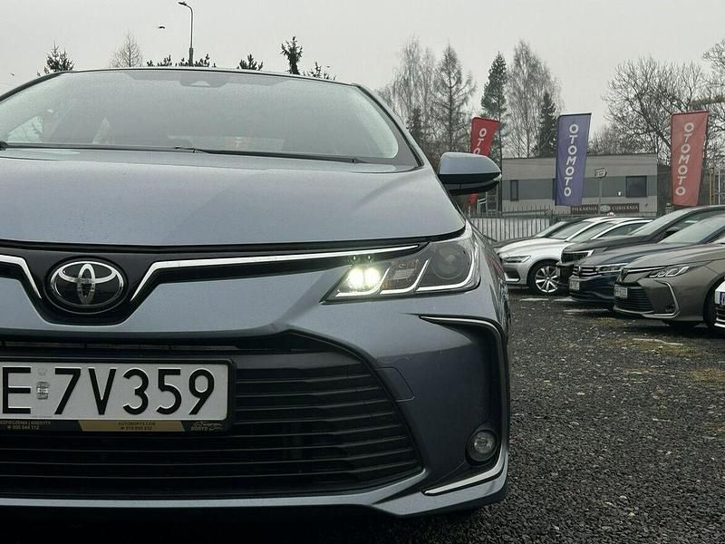 Używany Toyota Corolla 125 KM (91 kW) 2022 Szary Sedan/Limuzyna