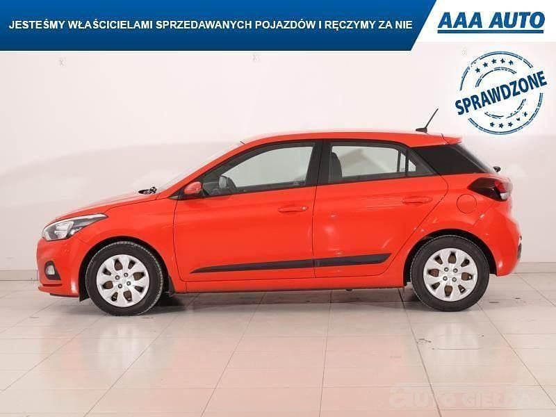 Używany Hyundai i20 2020 Czerwony Hatchback