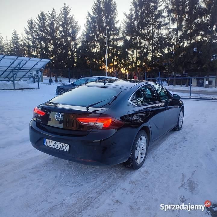 Używany Opel Insignia 136 KM (100 kW) 2019 Czarny Hatchback