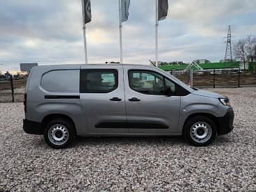Używany Citroën Berlingo 102 KM (75 kW) 2024 Srebrny Minivan