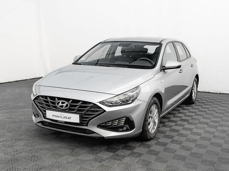 Używany Hyundai i30 110 KM (80 kW) 2022 Srebrny (metalik) Hatchback