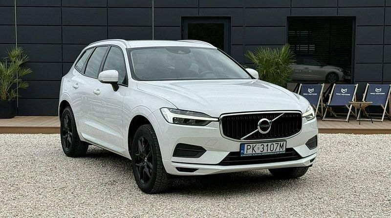 Biały Używany 2021 Volvo XC60 Momentum SUV | 133 900 zł - Obraz 1/3