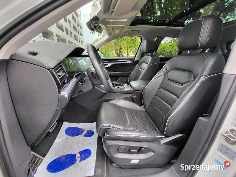 Używany 2019 VW Touareg R-line SUV | 239 899 zł - Obraz 1/4