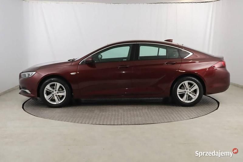 Używany Opel Insignia 2018 Bordowy Sedan/Limuzyna