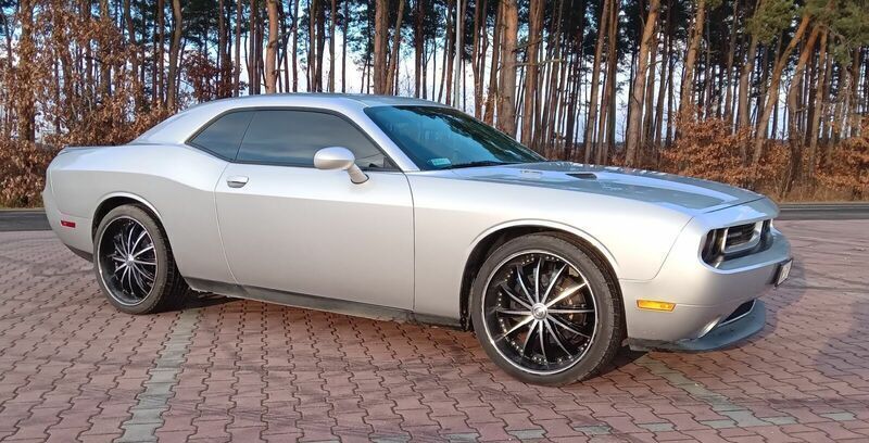 Srebrny Używany 2011 Dodge Challenger Coupe | 79 500 zł - Obraz 1/4