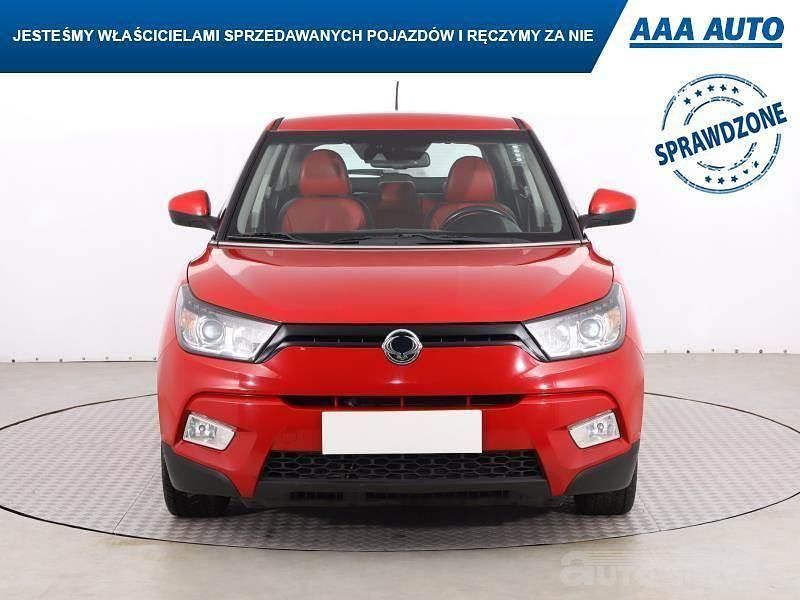 Używany Ssangyong (KGM) Tivoli 2016 Czerwony SUV