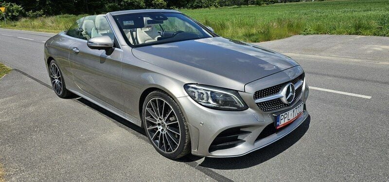 Złoty Używany 2019 Mercedes C220 AMG line Kabriolet | 133 999 zł (Uczciwa cena) - Obraz 1/4