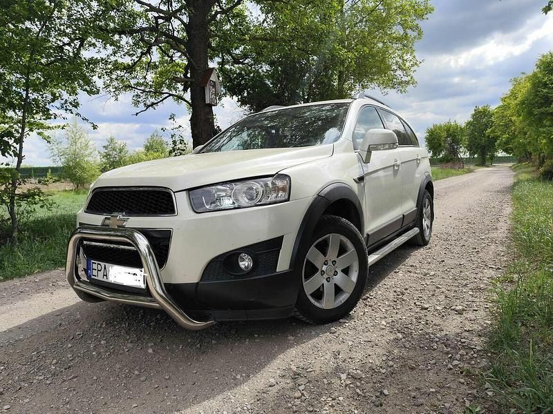 Złoty Używany 2011 Chevrolet Captiva LT SUV | 39 500 zł (Uczciwa cena) - Obraz 1/4