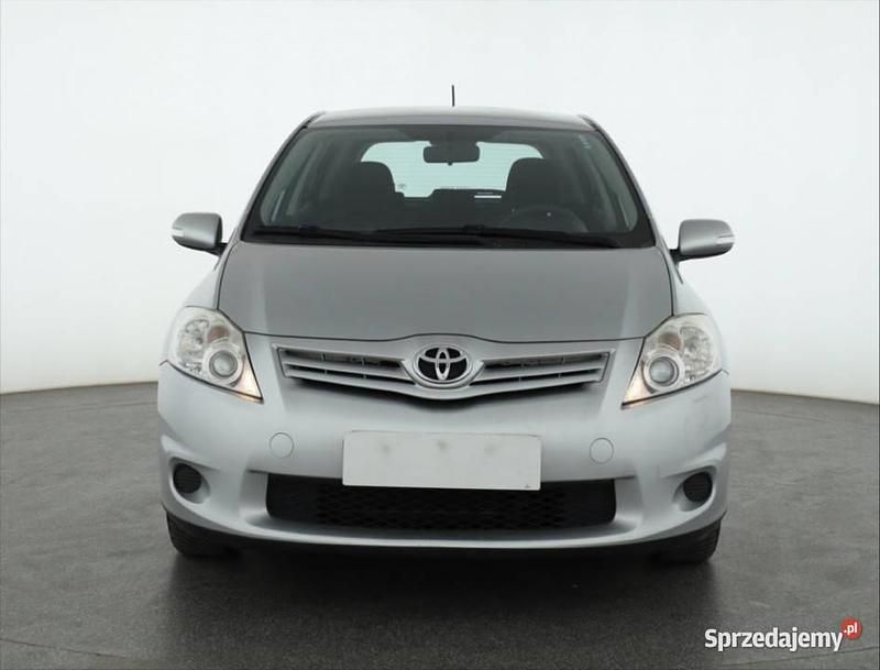 Srebrny Używany 2013 Toyota Auris Hatchback | 24 499 zł (Dobra cena) - Obraz 1/4