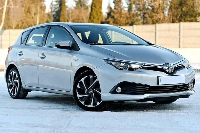 Srebrny (metalik) Używany 2017 Toyota Auris Hybrid Hatchback | 49 900 zł (Uczciwa cena) - Obraz 1/4