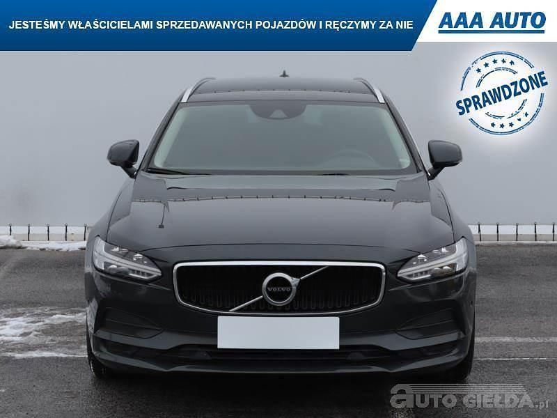 Używany Volvo V90 2018 Czarny Kombi