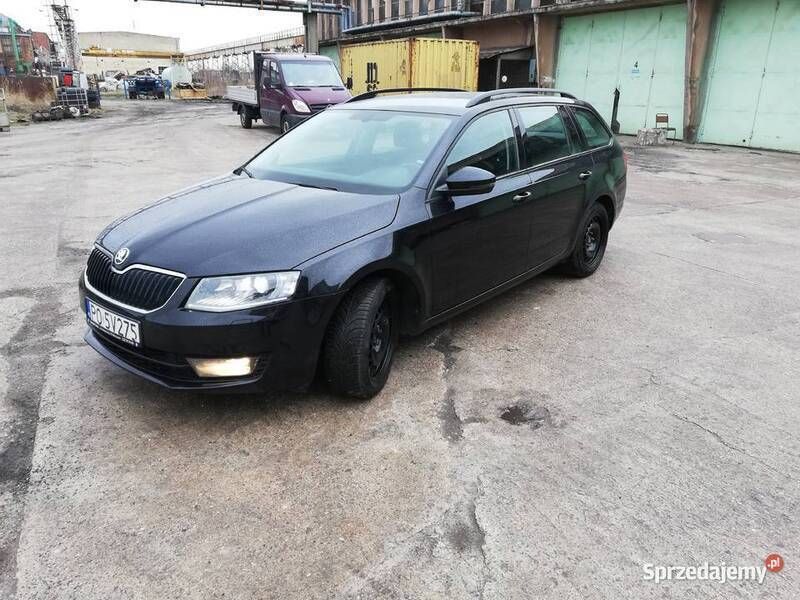 Czarny Używany 2016 Skoda Octavia Kombi | 44 500 zł (Drogi) - Obraz 1/4
