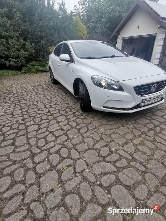 Używany Volvo V40 2015 Biały Kombi