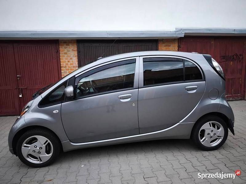 Szary Używany 2011 Mitsubishi i-MiEV Hatchback | 16 200 zł - Obraz 1/4