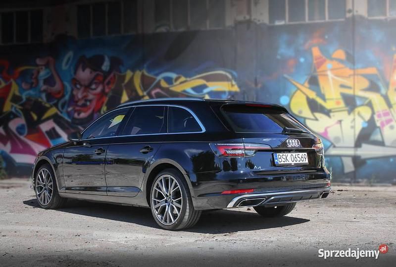 Używany Audi A4 Advanced 2019 Czarny Kombi