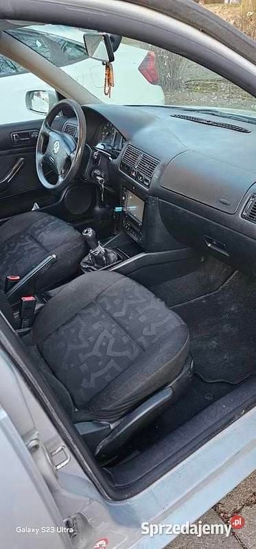 Używany VW Golf IV 1998 Srebrny Hatchback
