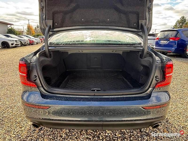 Używany Volvo S60 2025 Szary Sedan/Limuzyna