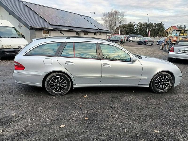 Używany Mercedes E320 224 KM (164 kW) 2007 Srebrny Kombi