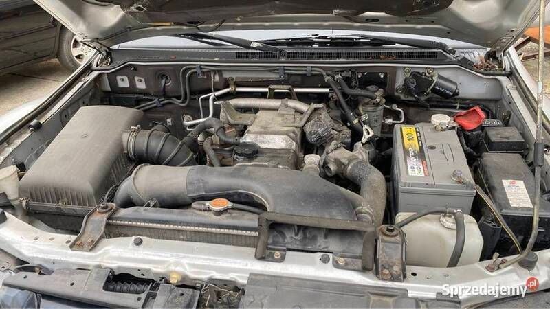 Używany Mitsubishi Pajero 2002 Srebrny SUV