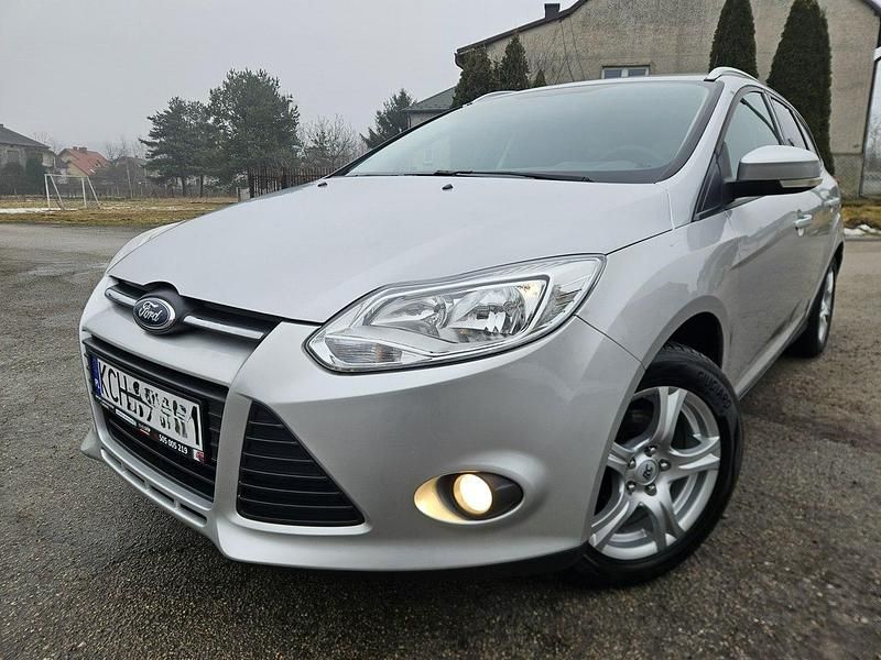 Używany Ford Focus 125 KM (91 kW) 2011 Srebrny (metalik) Kombi