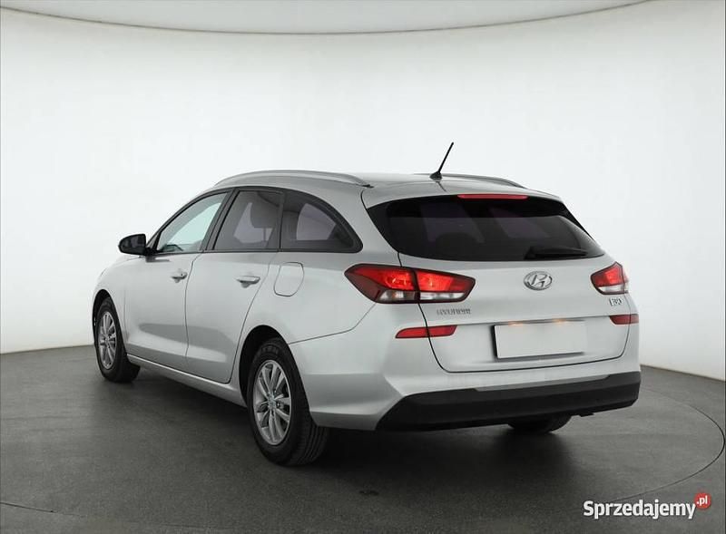 Używany Hyundai i30 2019 Srebrny Kombi