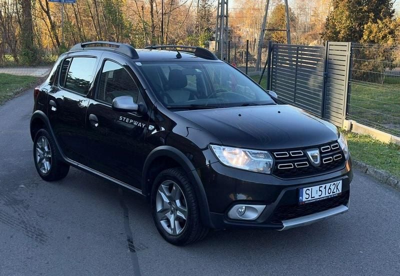 Używany Dacia Sandero Stepway 90 KM (66 kW) 2019 Czarny SUV