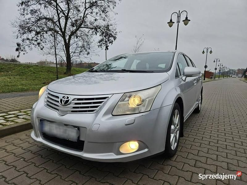 Srebrny Używany 2009 Toyota Avensis Kombi | 21 500 zł (Drogi) - Obraz 1/4